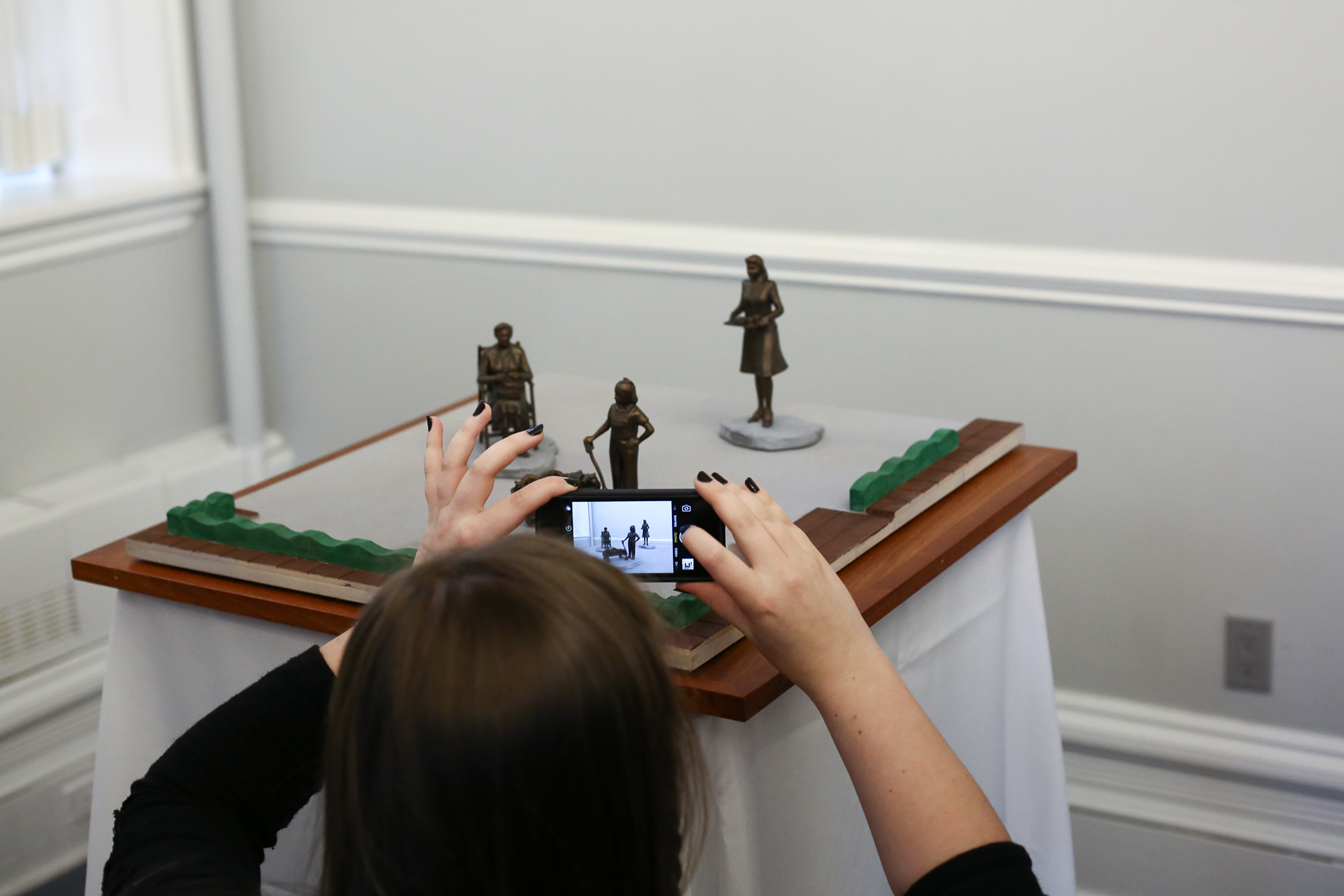 Photos from the Design Announcement of the Monument The Volunteers/ Les Bénévoles